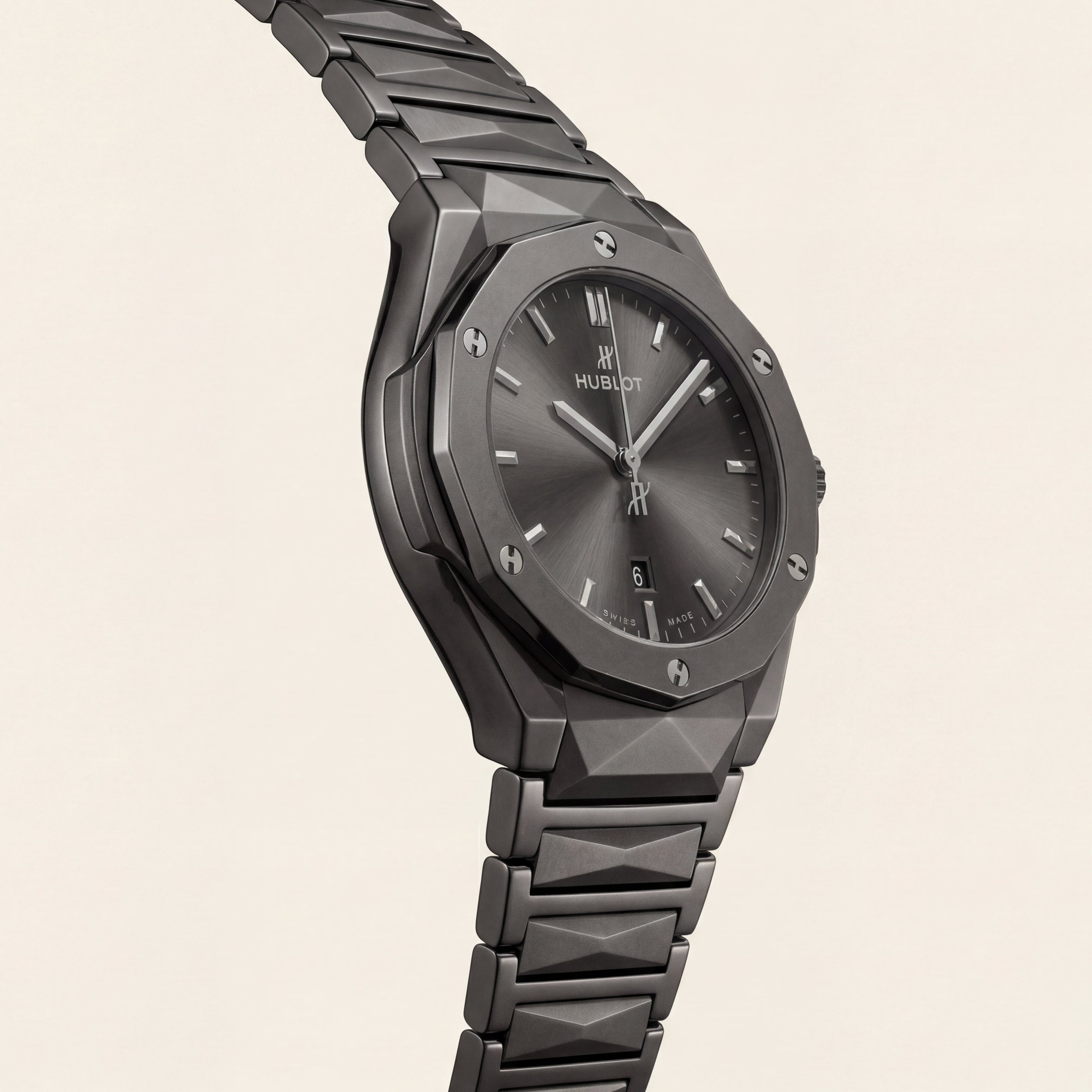 Matte Black Steel Luxury Men’s Watch with Smoke Grey Dial