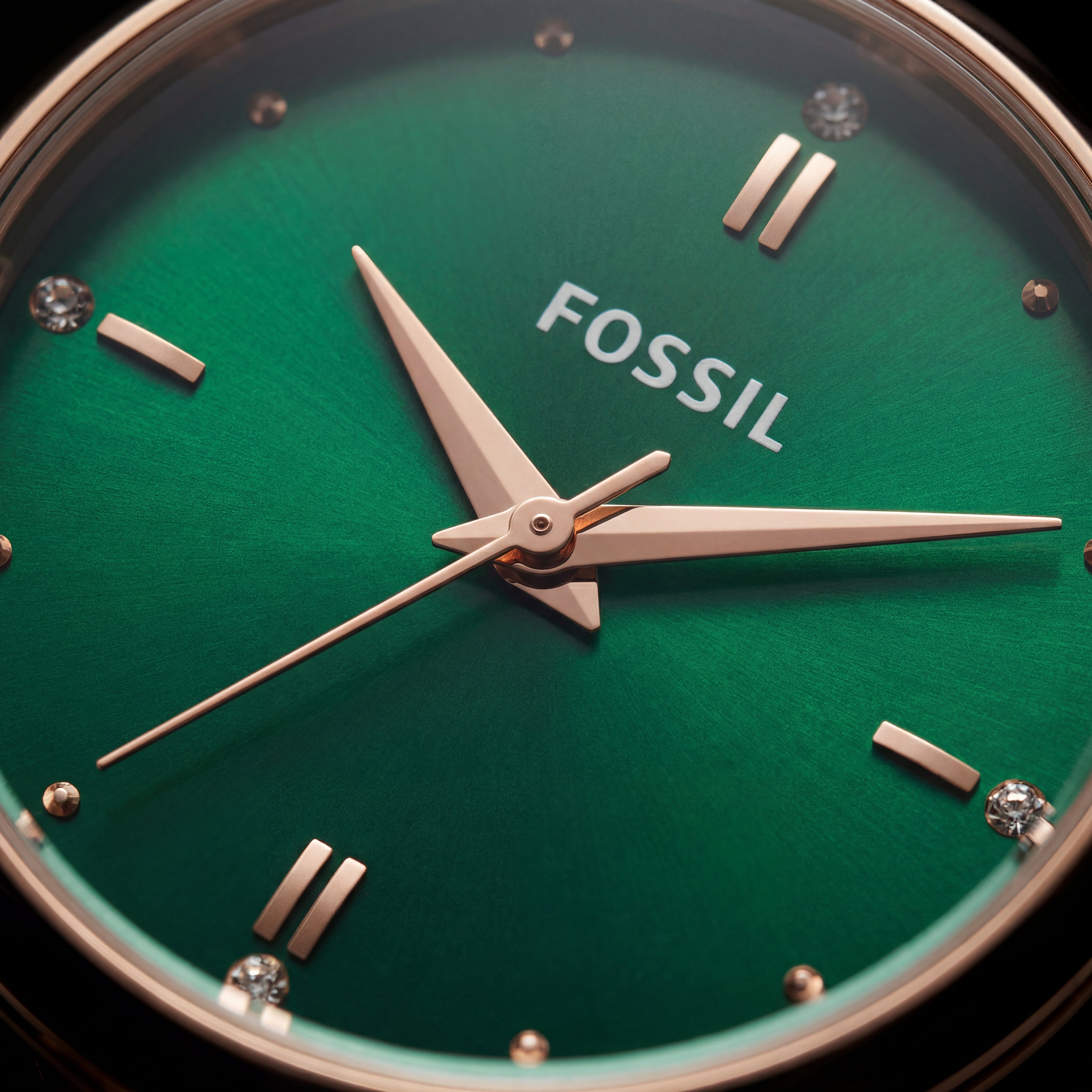 Emerald Royale Luxury Watch – Rose Gold Crystal Edition
