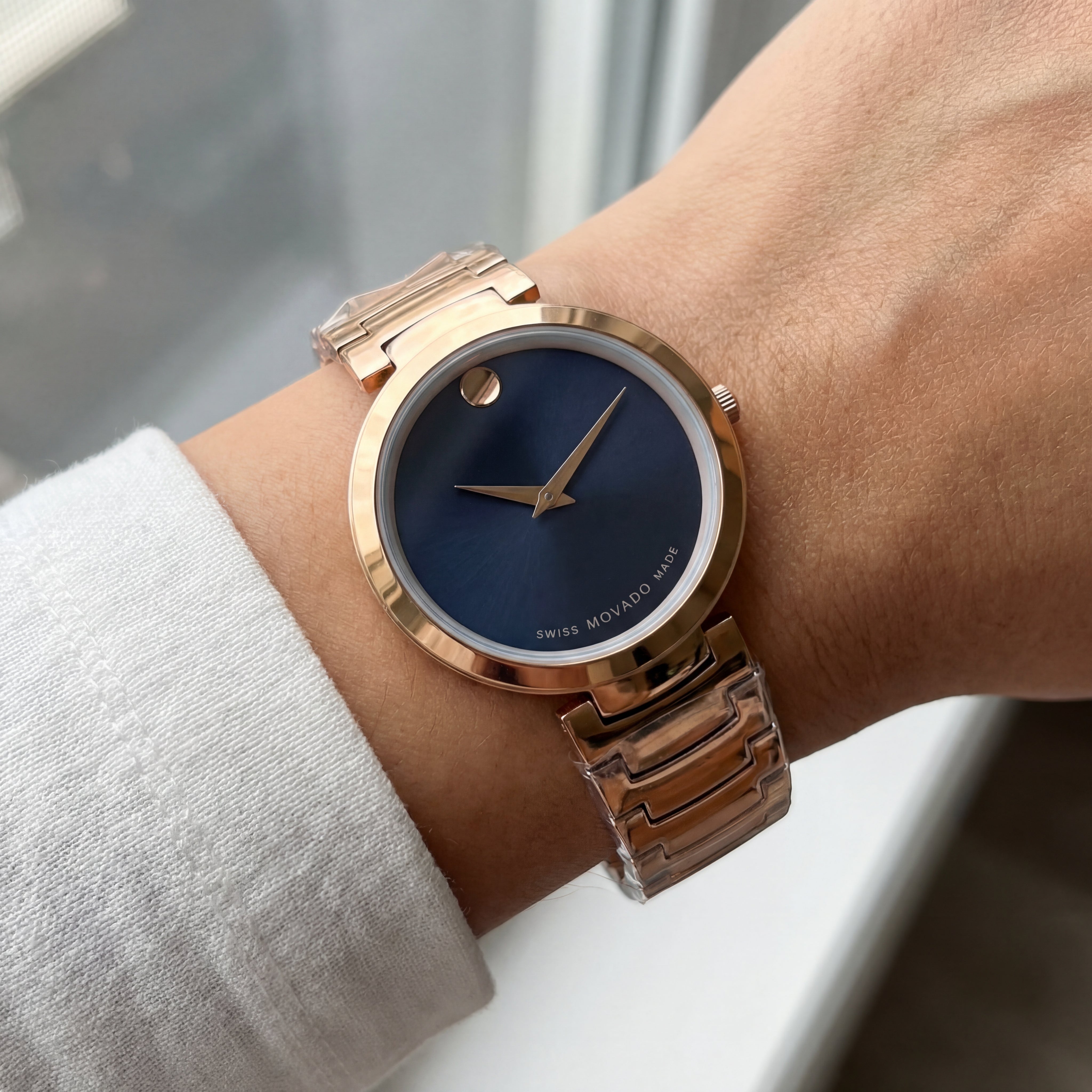 Rose Gold Minimalist Blue Sunray Dial Luxury Bracelet Watch – Women