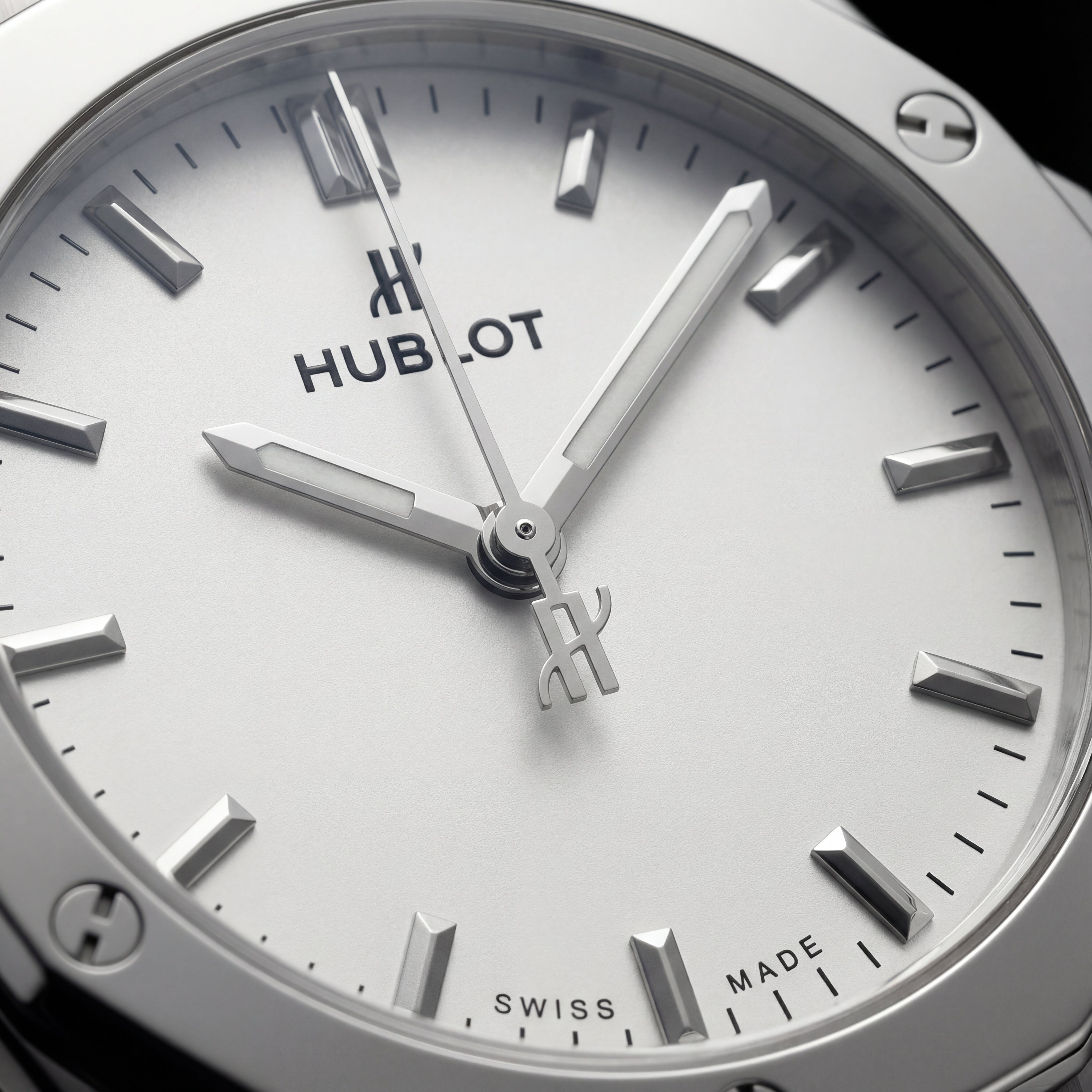Silver White Luxury Steel Men’s Watch with Minimal Dial