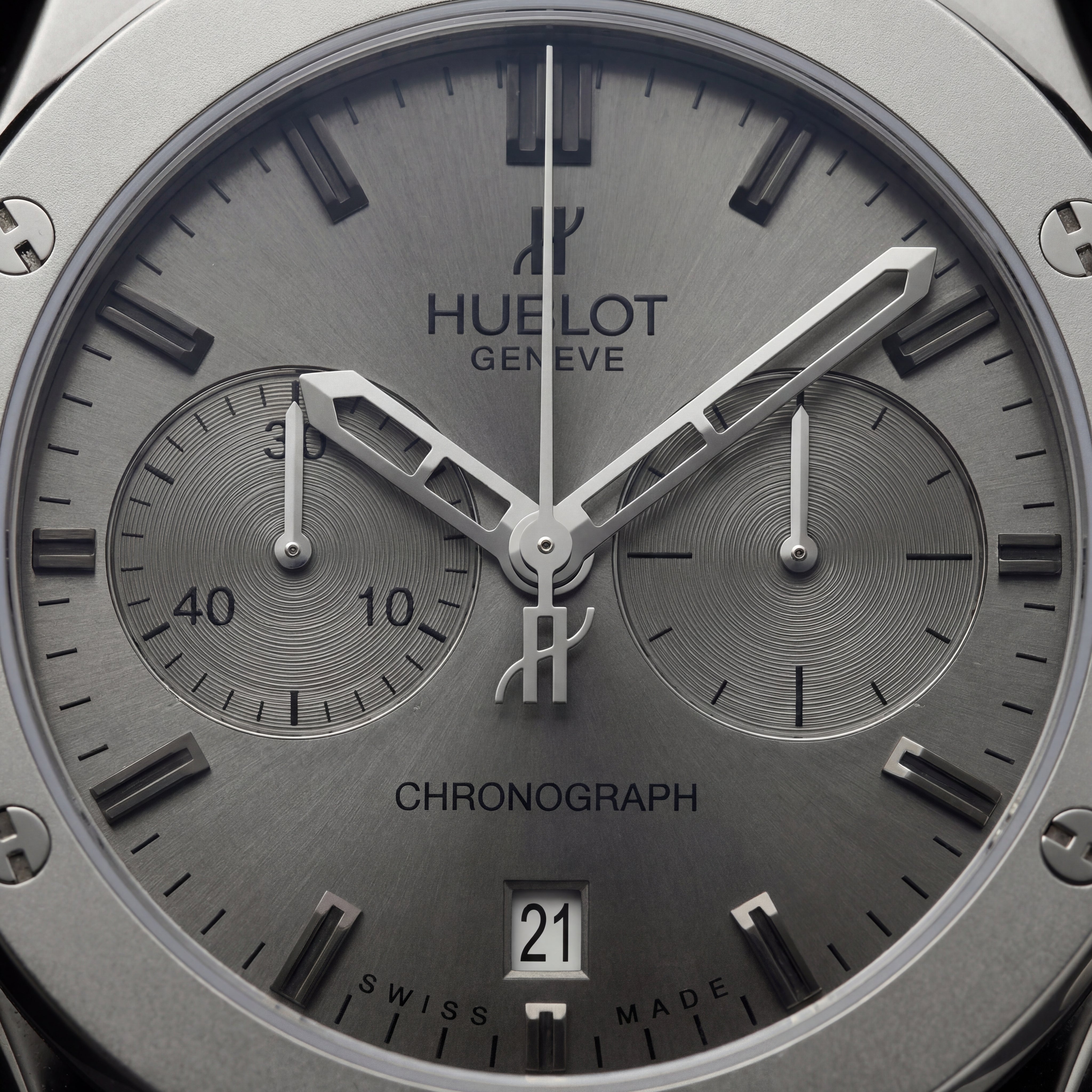 Silver Grey Chronograph Watch – Premium Sport Edition