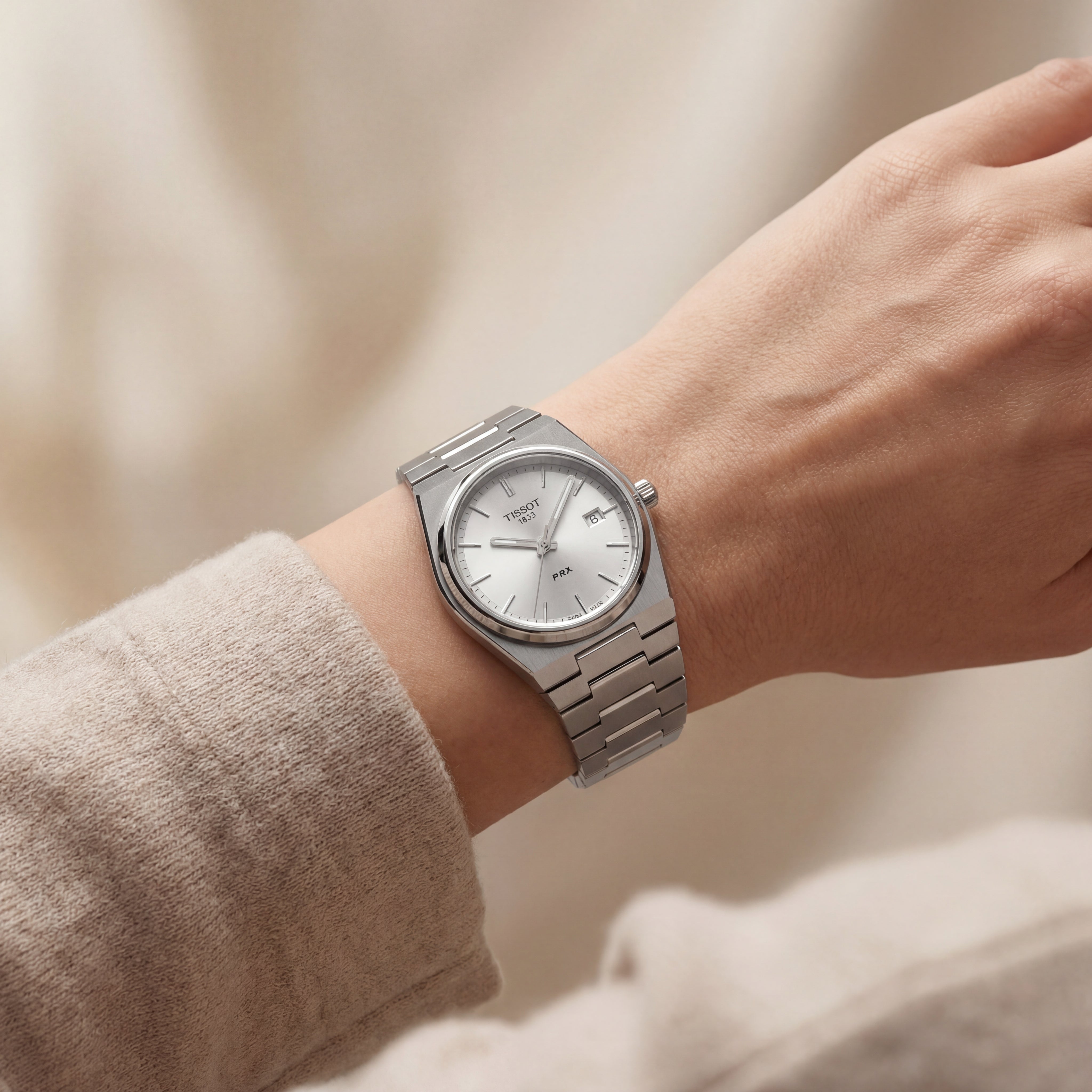 Stainless Steel Integrated Bracelet Silver Dial Date Watch – Women
