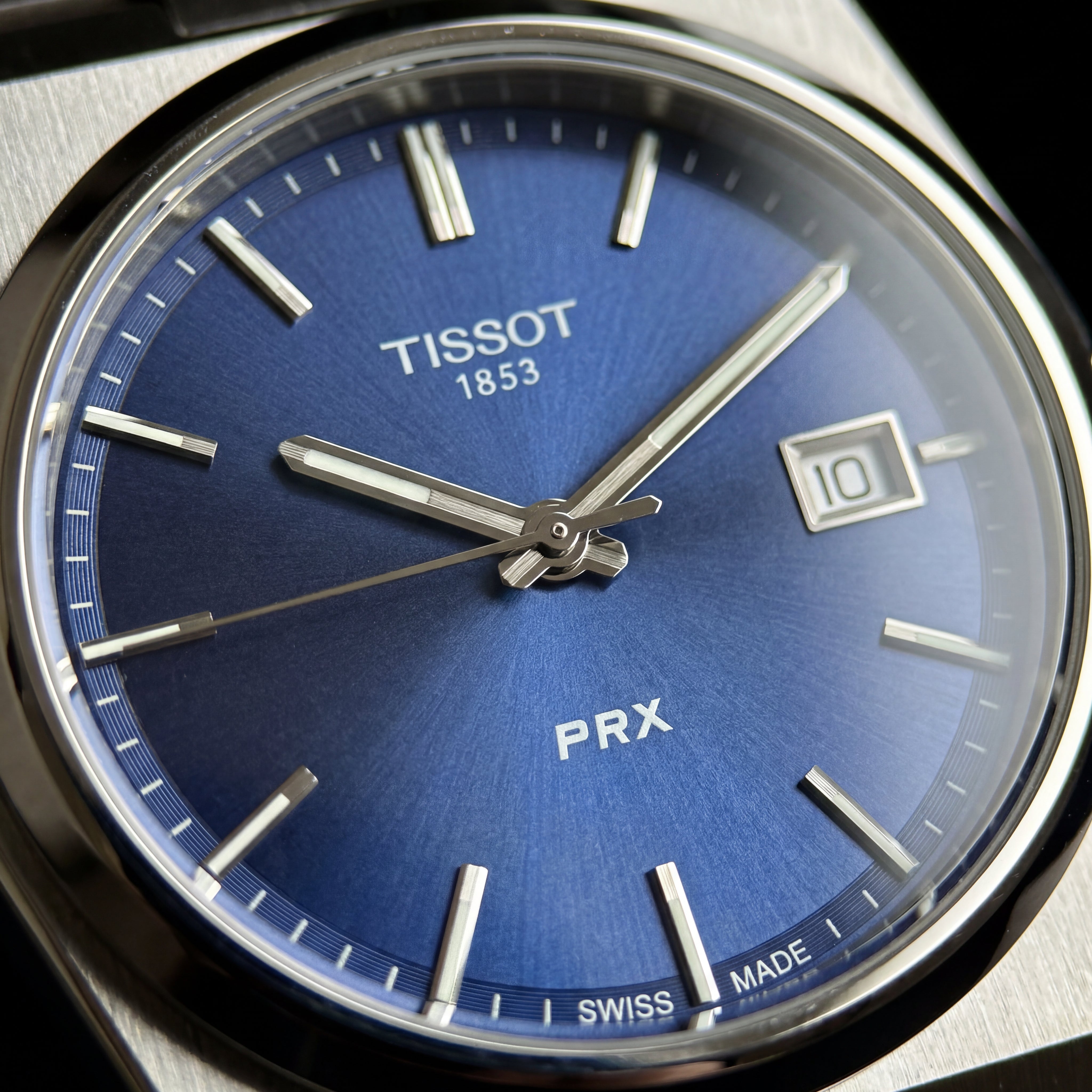 Stainless Steel Integrated Bracelet Blue Sunburst Dial Date Watch