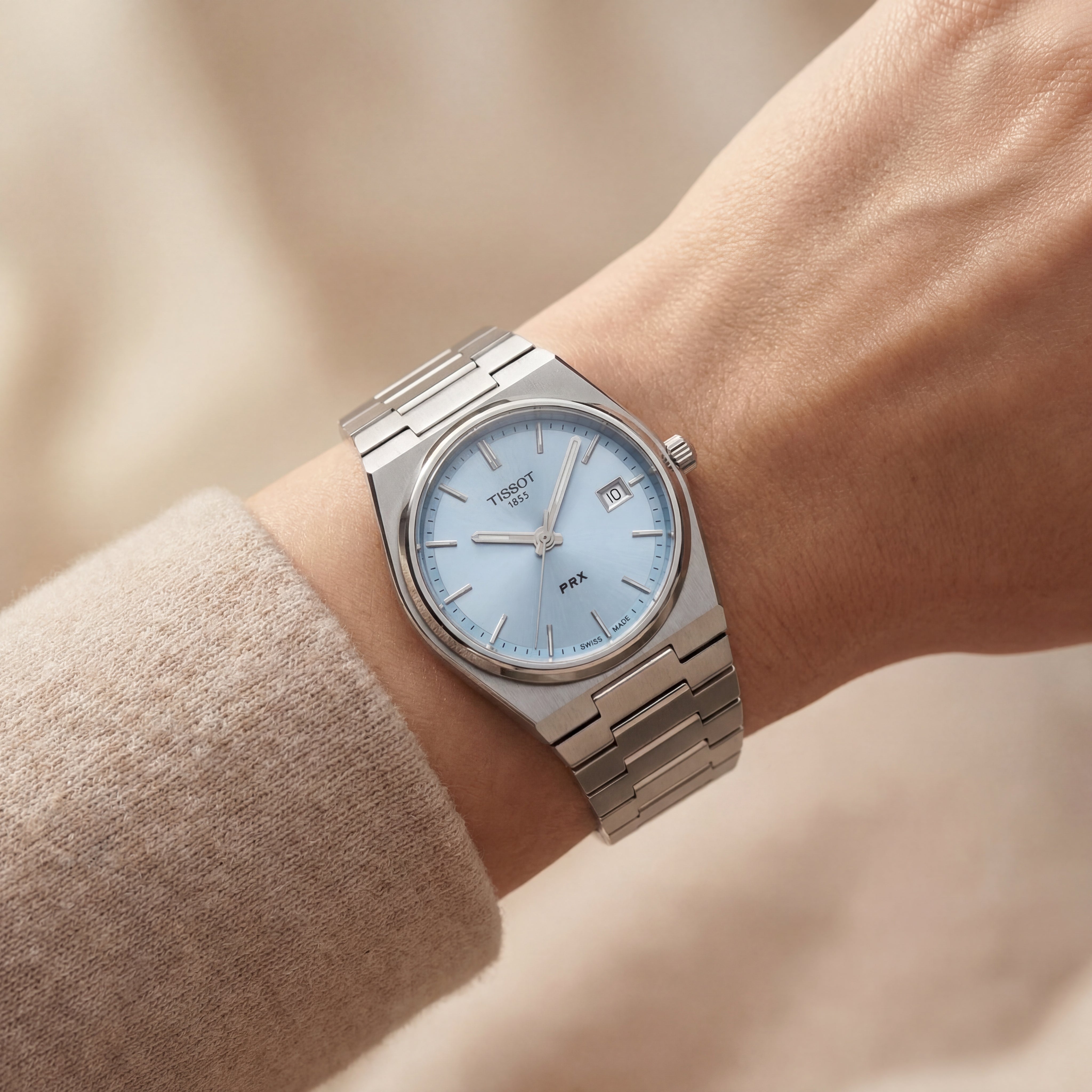 Stainless Steel Integrated Bracelet Ice Blue Sunburst Dial Date Watch – Women