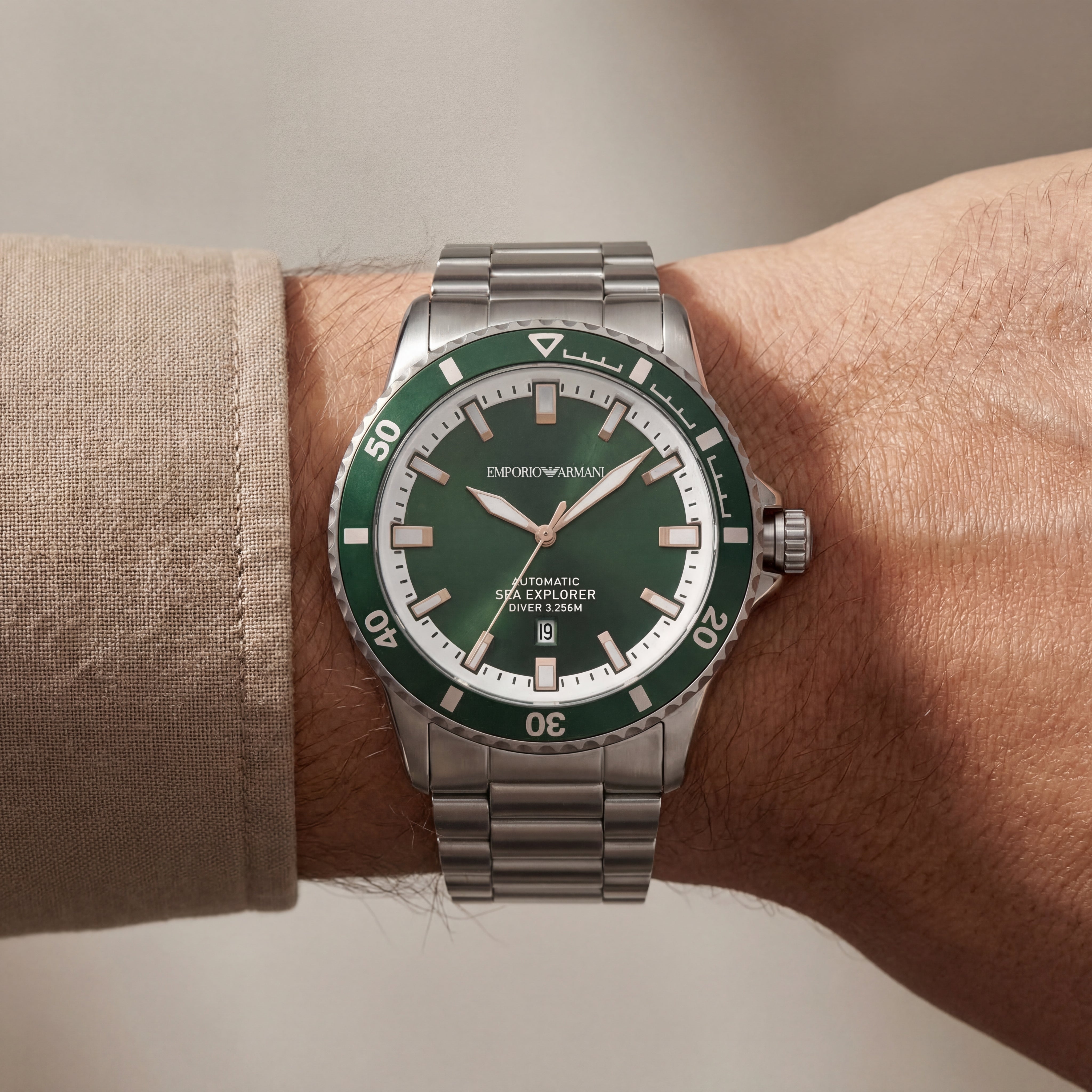 Premium Silver Stainless Steel Diver Style Watch Green Dial White Ring Date Display Sport Luxury Watch – Men