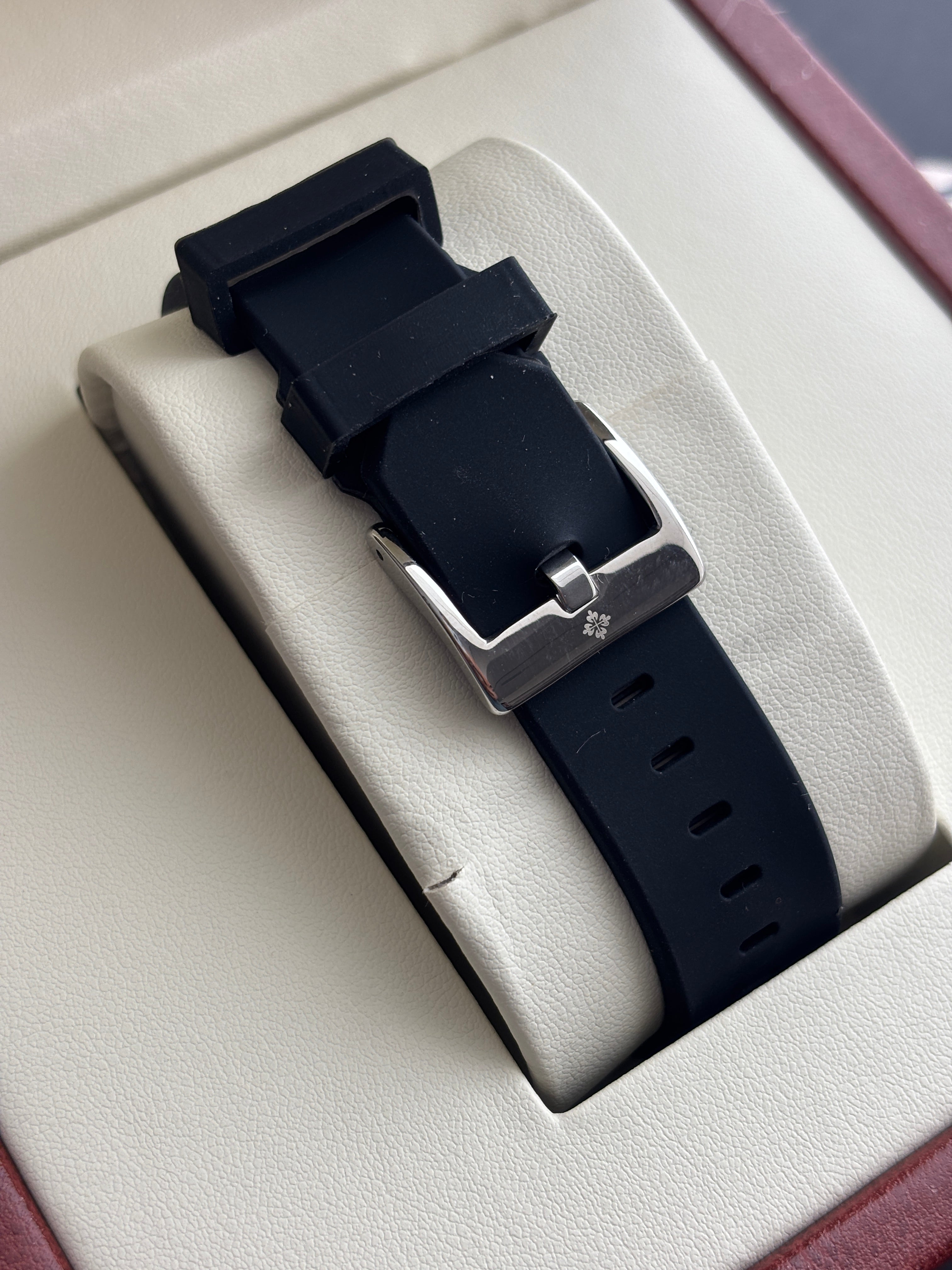 Premium Silver Skeleton Automatic Rubber Strap Luxury Watch – Men