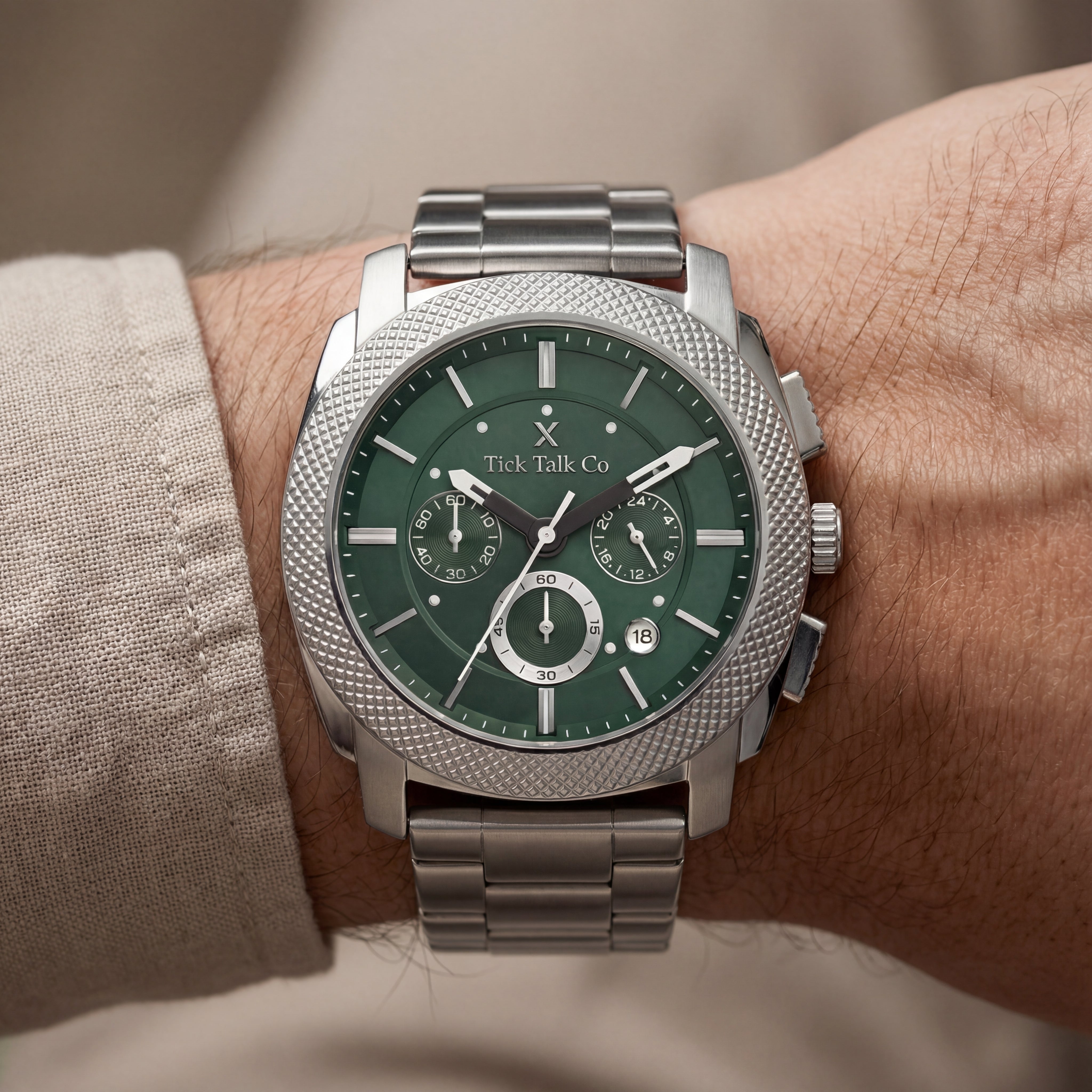 Silver Green Dial Chronograph Quartz Watch with Textured Bezel & Stainless Steel Bracelet