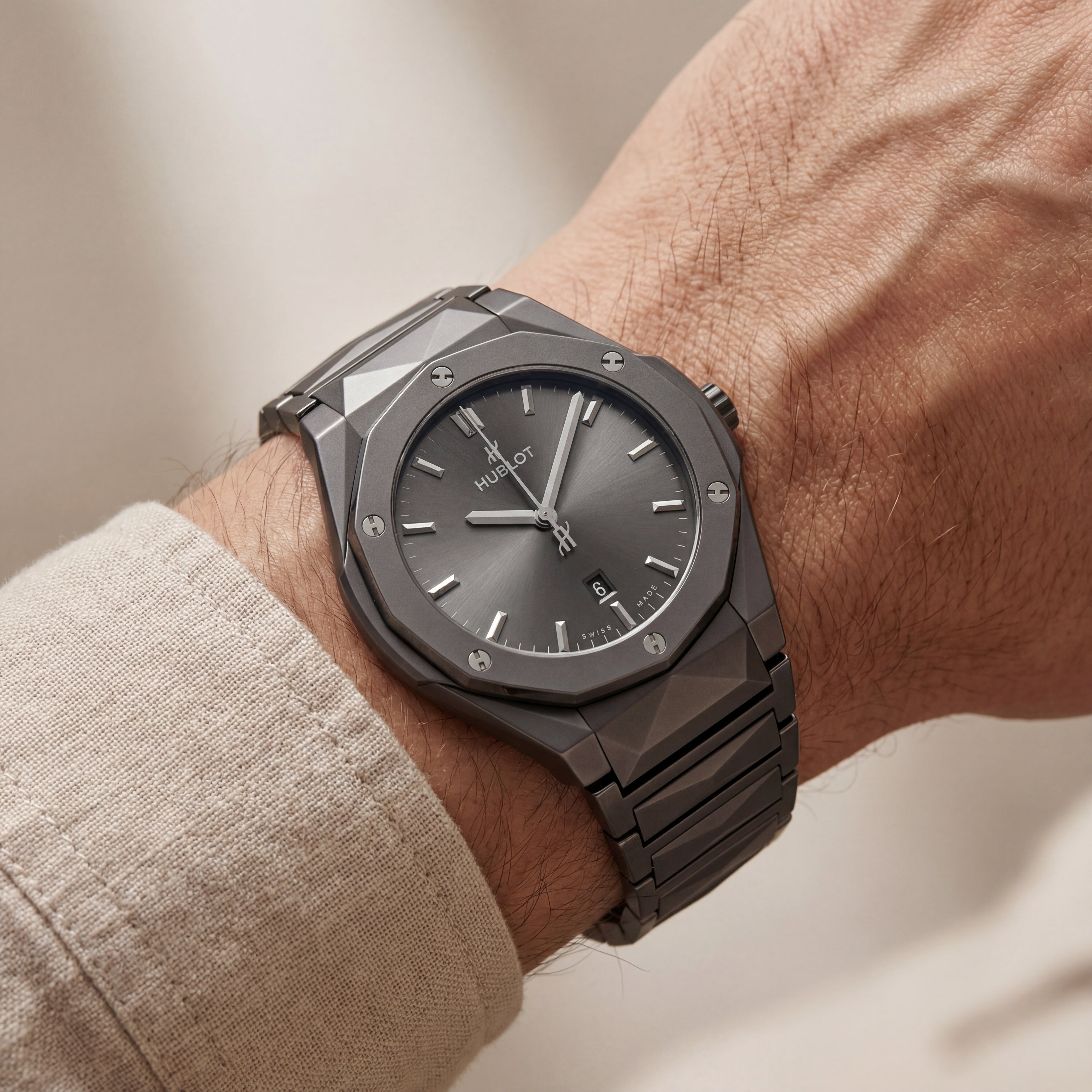 Matte Black Steel Luxury Men’s Watch with Smoke Grey Dial