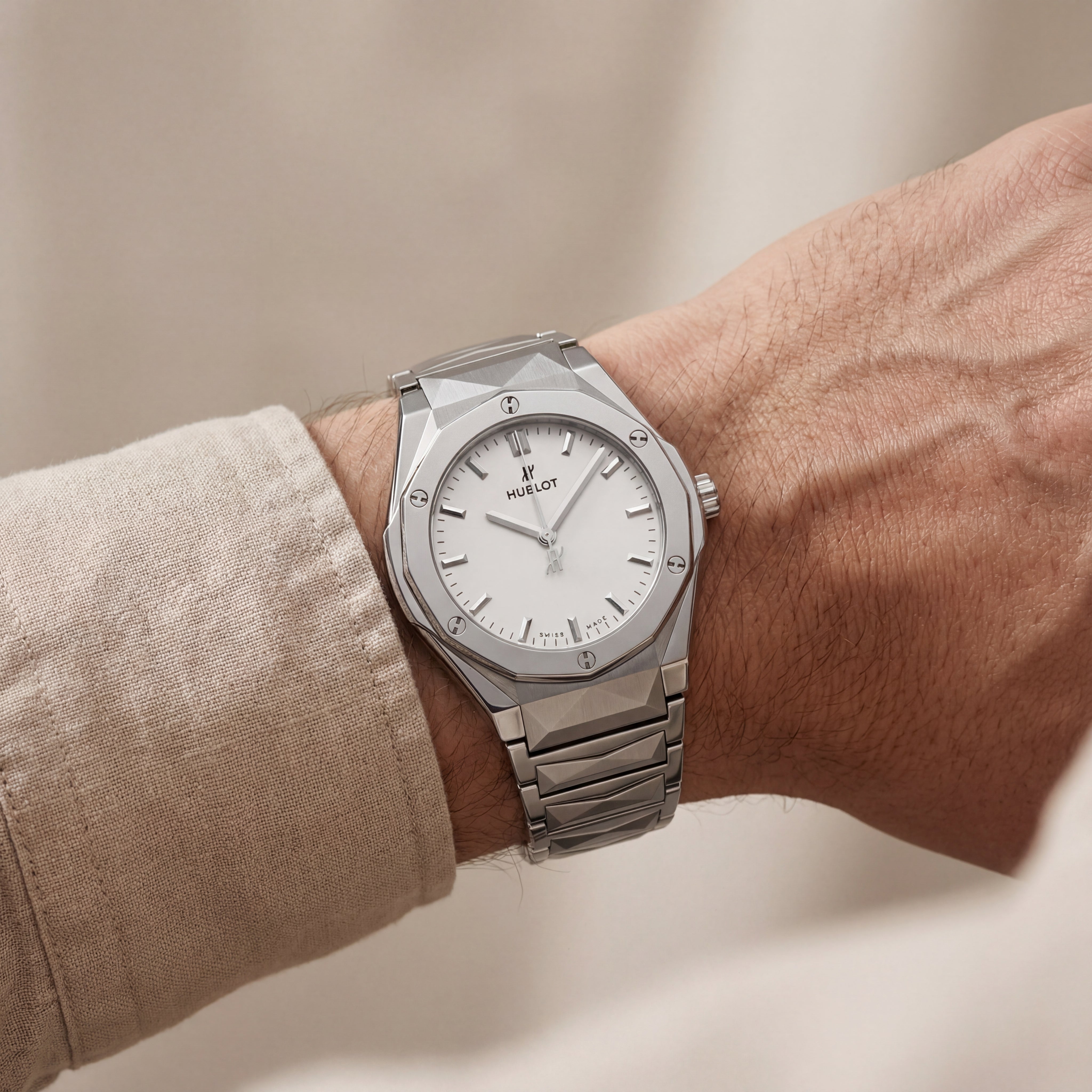 Silver White Luxury Steel Men’s Watch with Minimal Dial