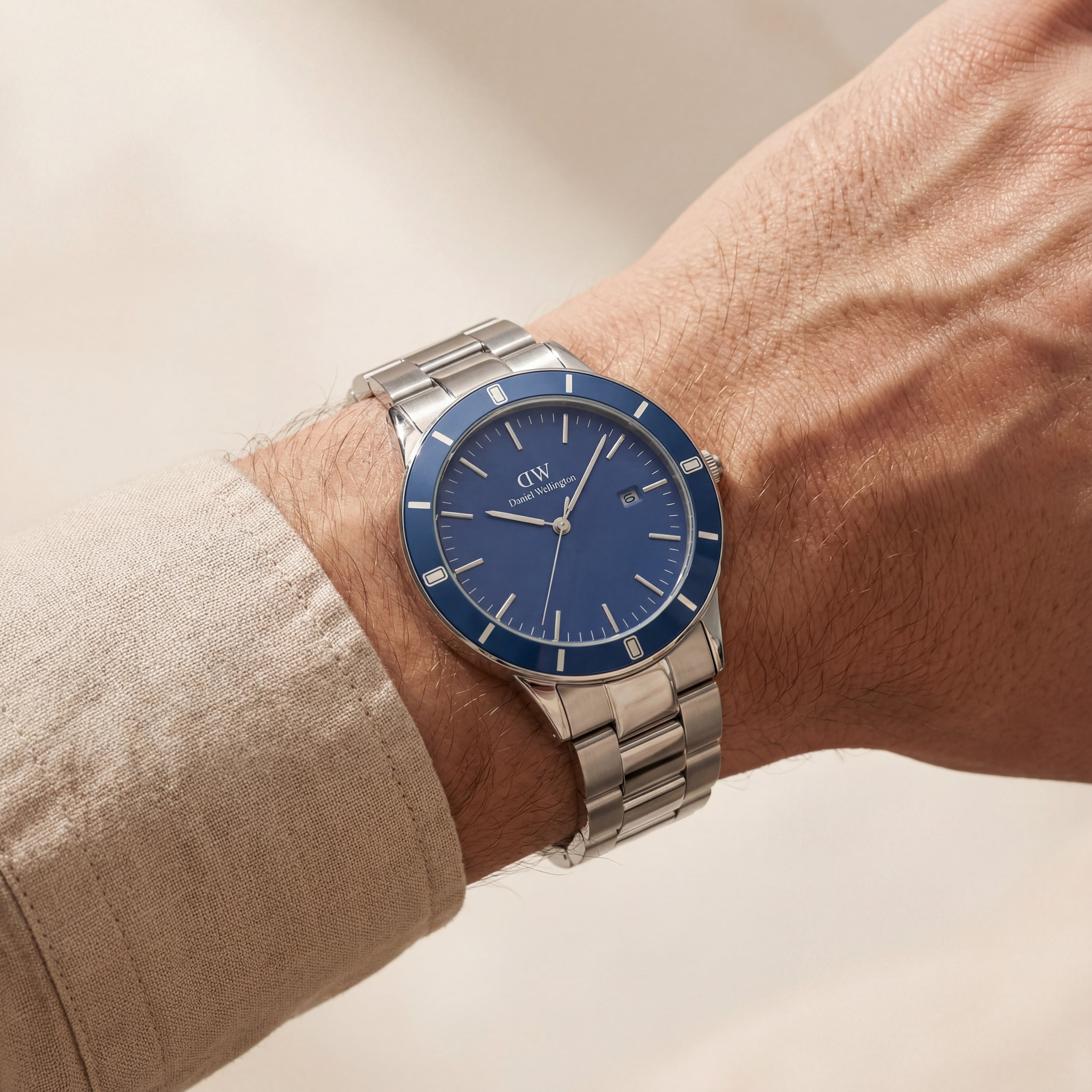 Silver Blue Dial Minimalist Men’s Watch