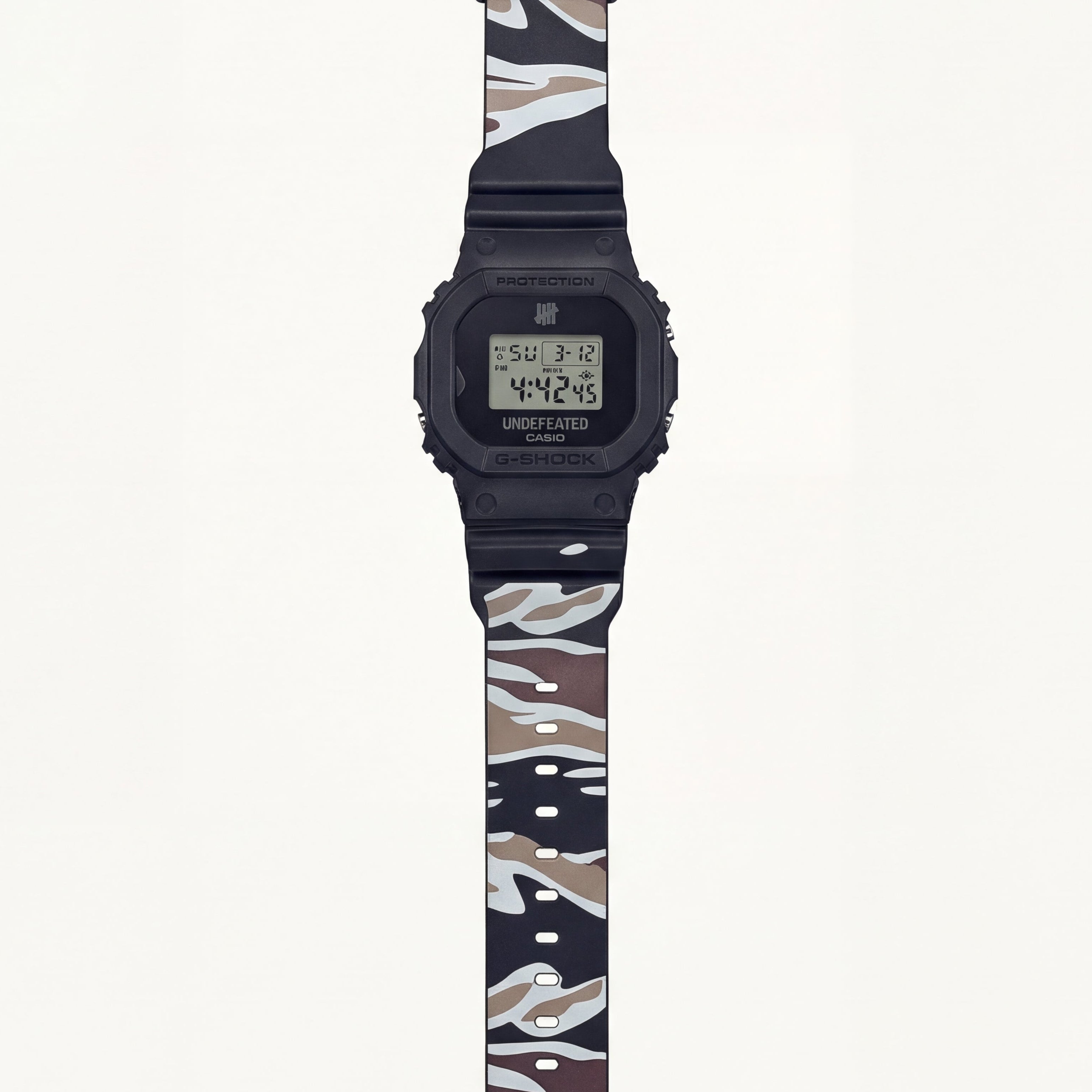 Urban Camo Digital Shock-Resistant Men’s Watch